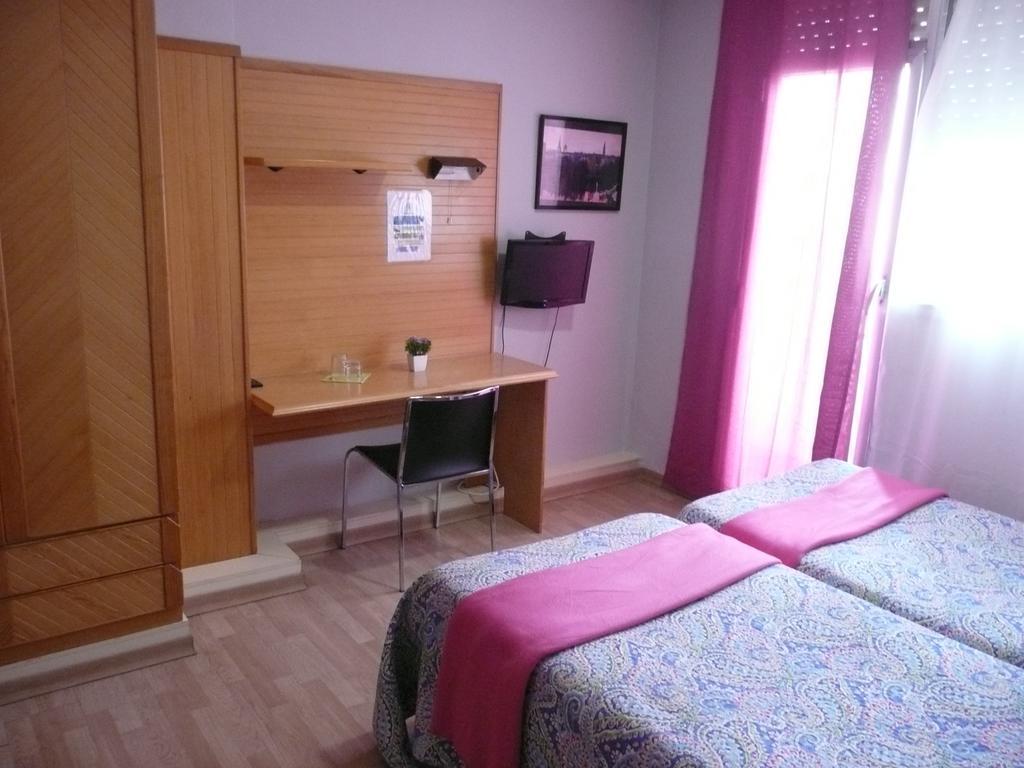 Pension Cinco Villas Logroño Zimmer foto